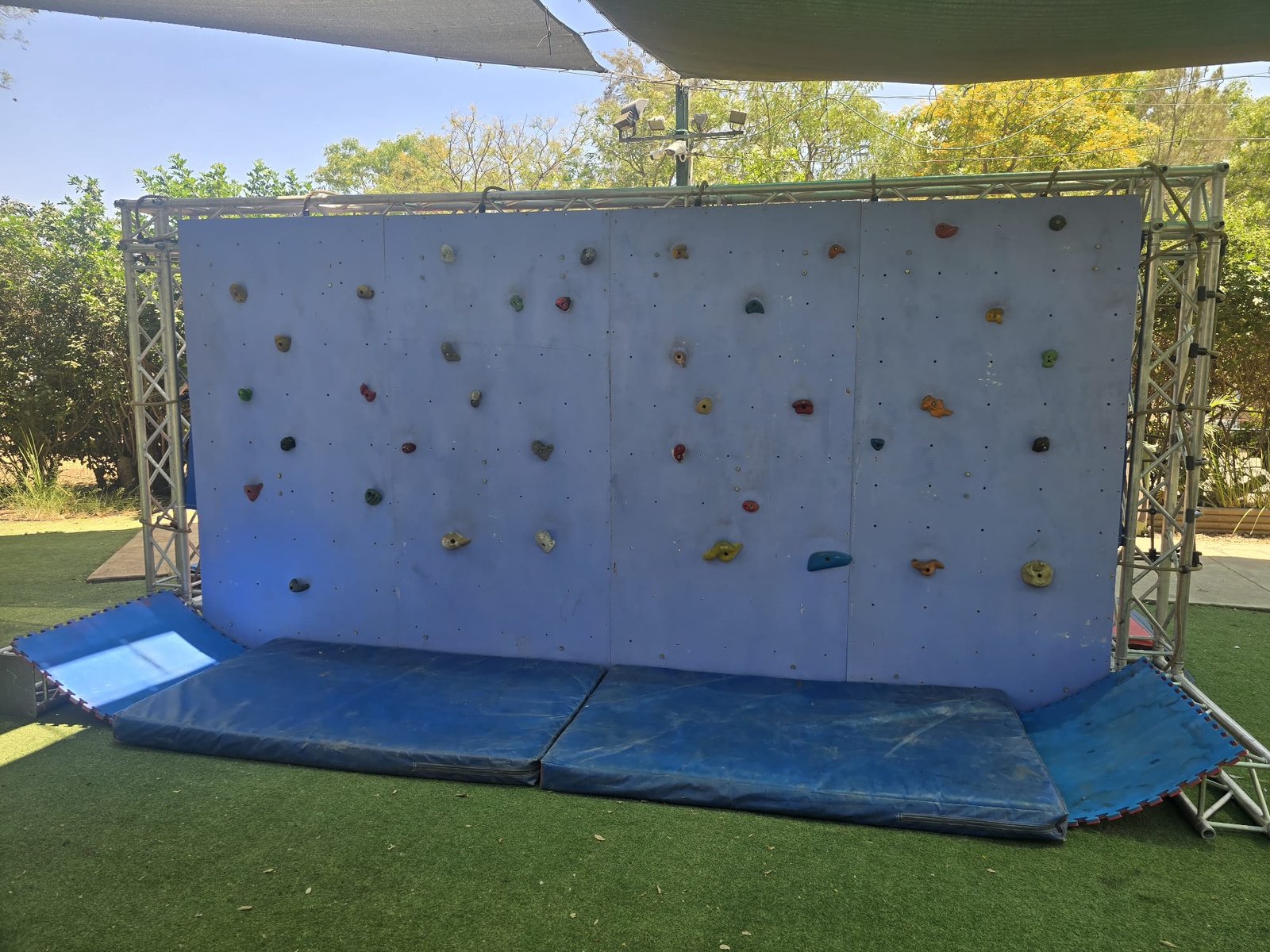 קיר טיפוס - תמונה 8