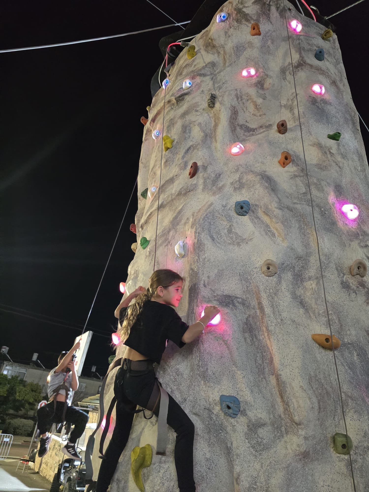 קיר טיפוס - תמונה 13