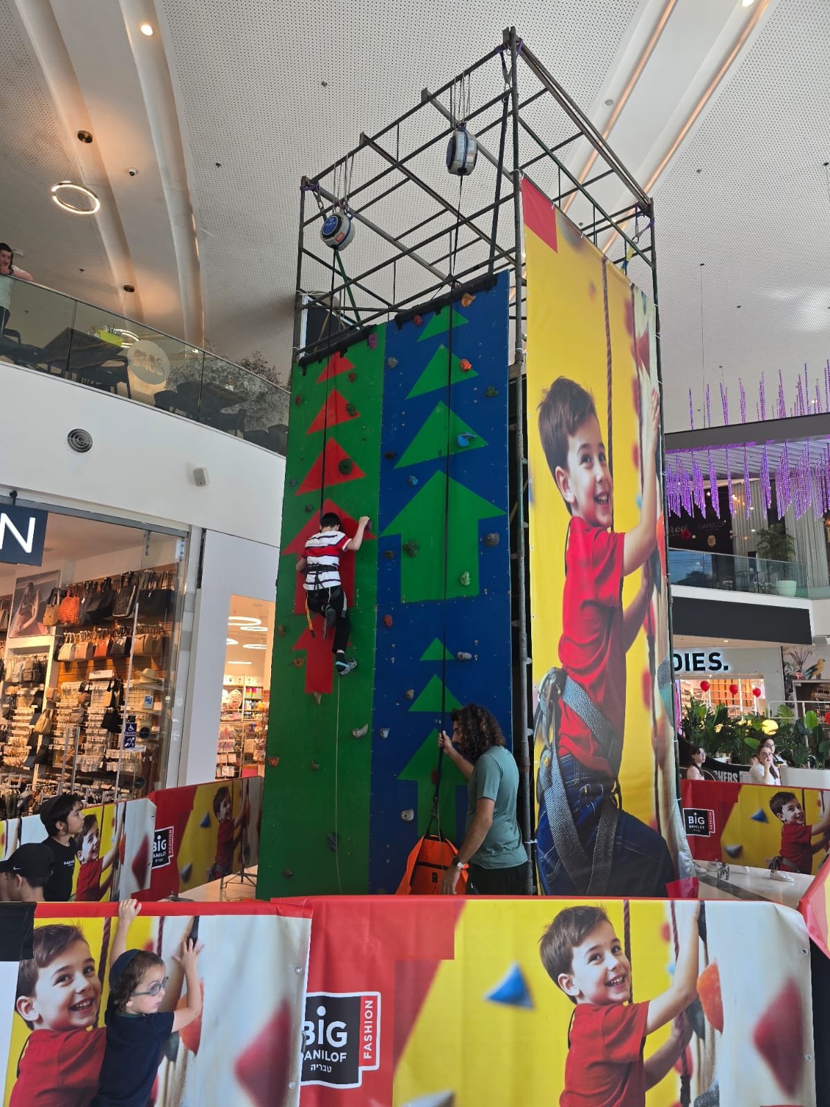 קיר טיפוס - תמונה 25