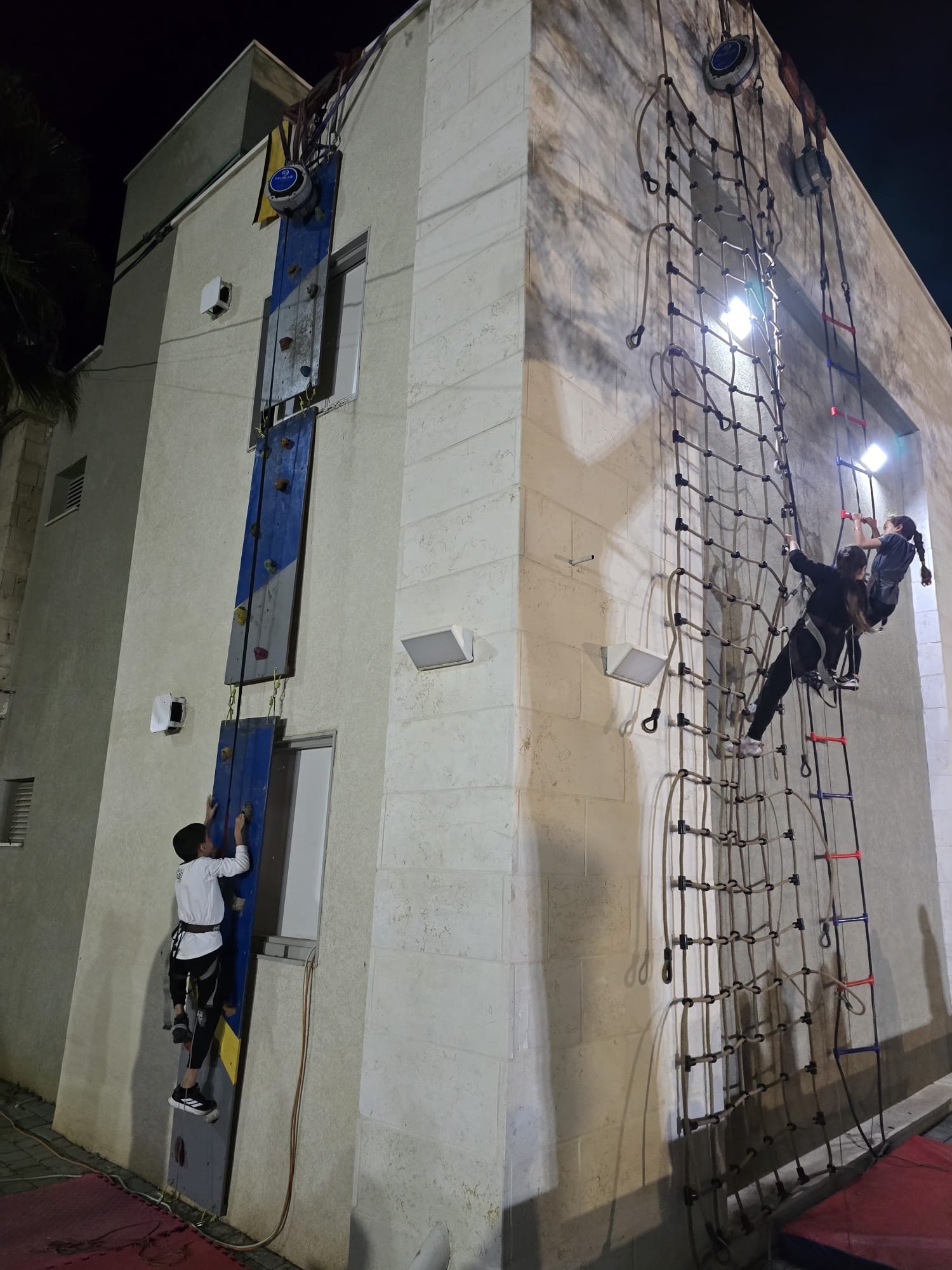 קיר טיפוס - תמונה 33